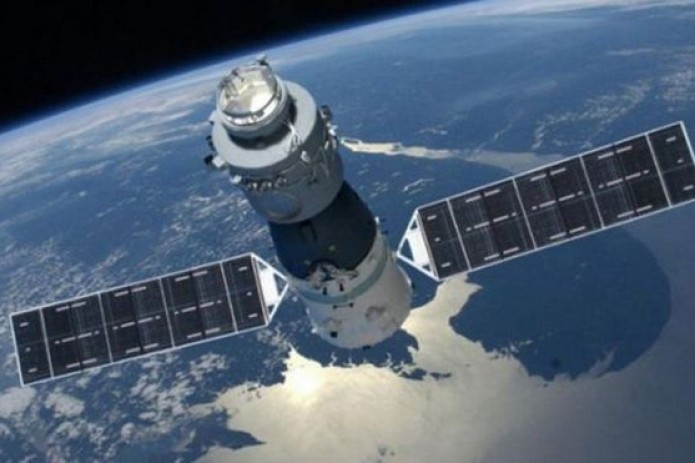 China's Tiangong-1 space lab re-enters Earth's atmosphere over South Pacific