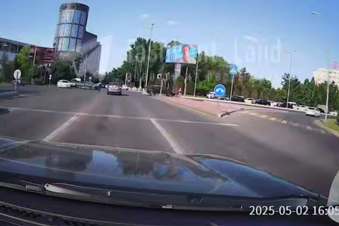 Toshkentda BYD “peshexod”dan o‘tayotgan piyodani urib ketdi