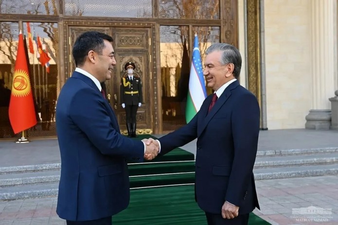 Лидеры Узбекистана и Кыргызстана обменялись поздравлениями по случаю Дня независимости Республик
