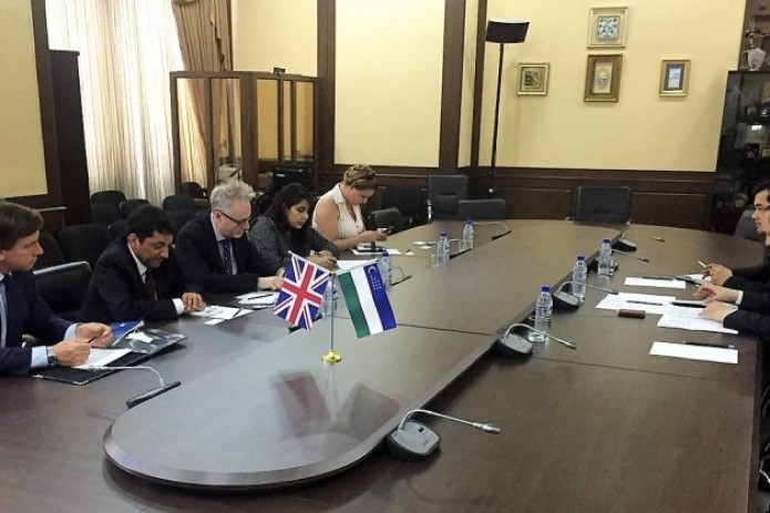 Делегация Министерства по международному развитию Великобритании посещает Узбекистан
