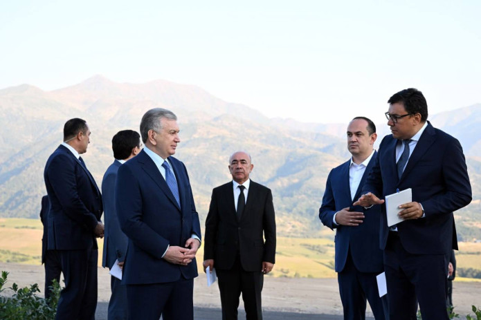 Prezident Shavkat Mirziyoyev “Oltin bel” cho‘qqisidagi dam olish maskani va yangi loyihalar bilan tanishdi