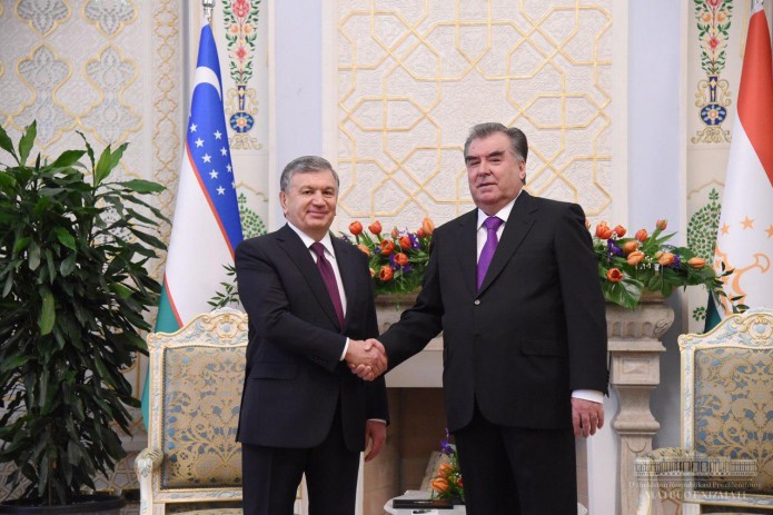 Узбекистан и Таджикистан отменили визовый режим
