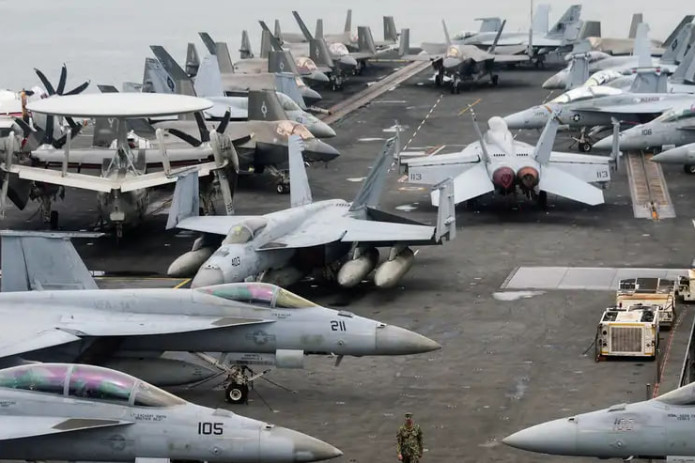 Tramp: AQSh harbiy kemalari Eronga yo'l olmoqda