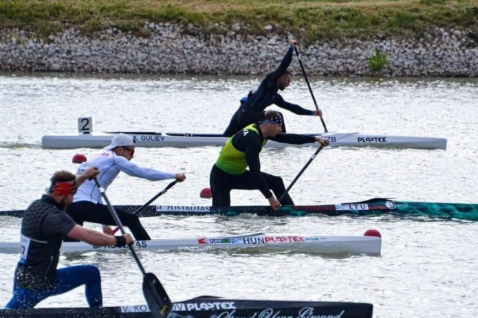 Uzbek athlete wins gold medal in rowing