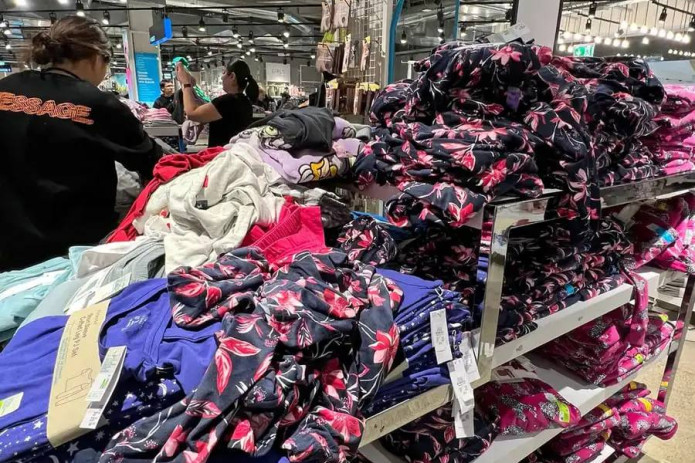 YeIda yangi qoida: sotilmagan kiyimlar endi utilizatsiya qilinmaydi