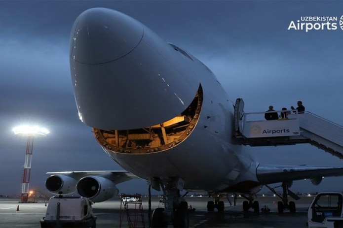 Uzbekairways receives first  Boeing-747