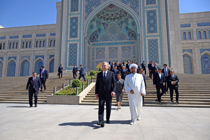 Prezident Shavkat Mirziyoyev O‘zbekistondagi Islom sivilizatsiyasi markaziga tashrif buyurdi