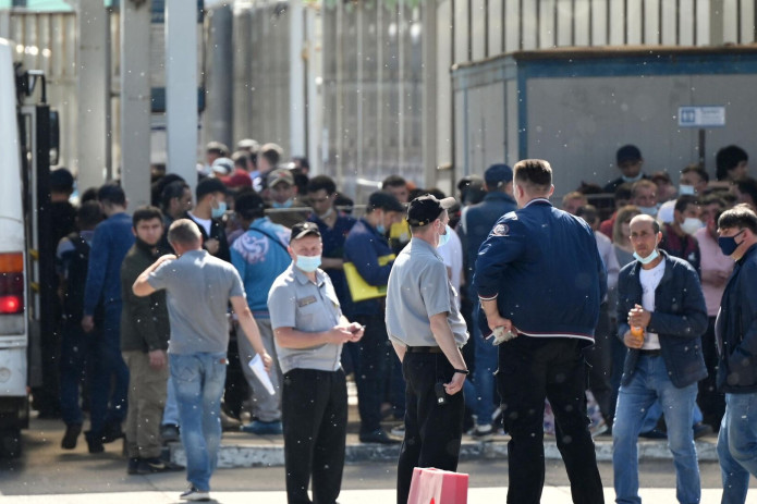 IIV rahbari “foydasiz” migrantlarni Rossiyadan quvishga chaqirdi