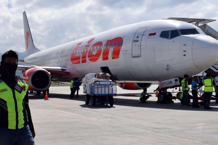 Спасатели обнаружили останки пассажиров лайнера Lion Air (Видео)