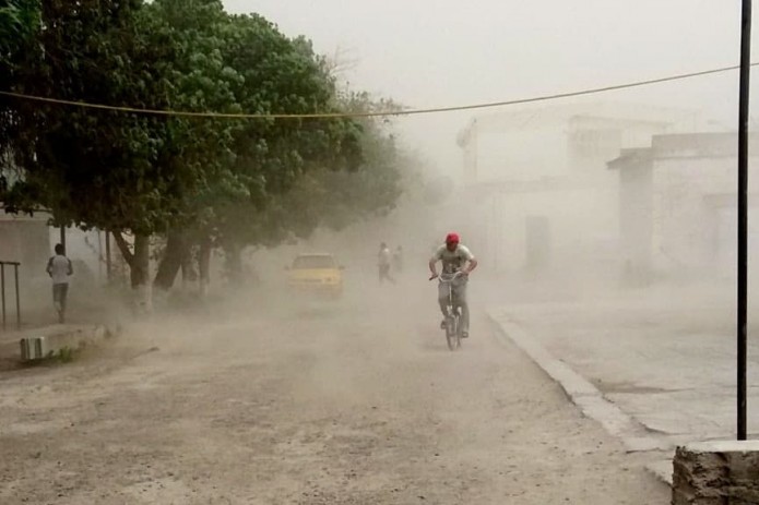 Узбекистанцев вновь предупредили о возможных пыльных бурях