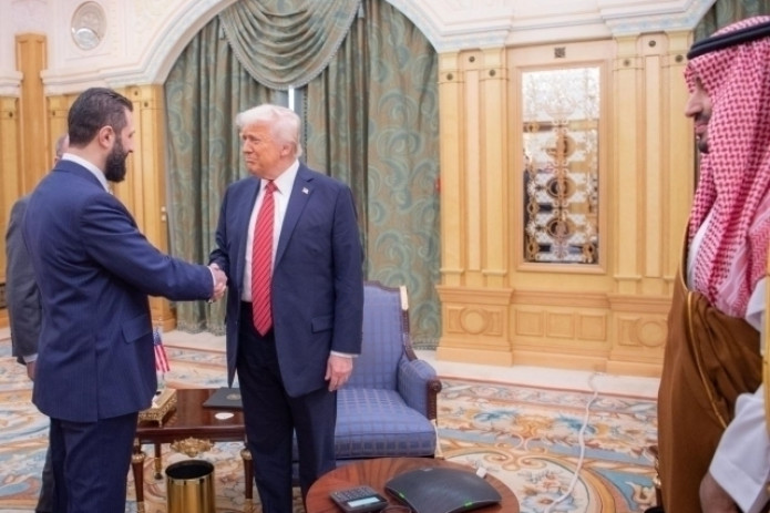 Donald Tramp Suriya muvaqqat prezidenti Ahmad ash-Shara bilan uchrashdi