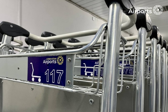 В международный аэропорт «Ташкент» из Германии доставили новые багажные тележки немецкого производства
