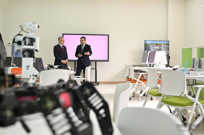 Prezident Abdulla Avloniy nomidagi pedagogik mahorat milliy institutiga tashrif buyurib, yangilangan sharoitlar bilan tanishdi