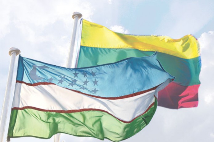 Абдулазиз Камилов поздравил главу МИД Литвы с 25-летием дипотношений