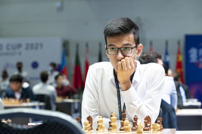 Шахматы: Нодирбек Абдусатторов стал самым молодым чемпионом мира по рапиду в истории