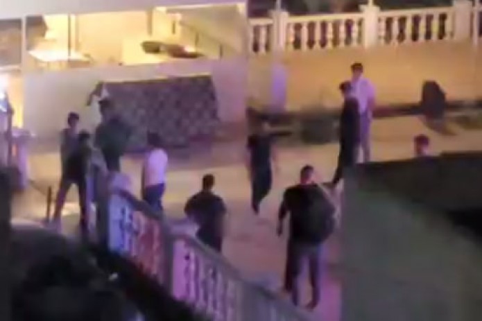 Buxorodagi "Yetti go'zal" tungi klubi atrofida yig'ilganlar yarim kechasi shovqin qilib chiqishi aniqlandi