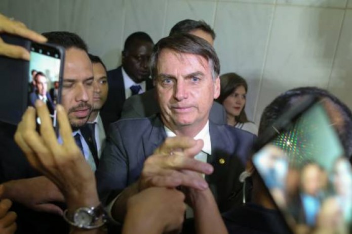 Braziliya prezidenti jurnalistlarni Covid-19dan o'lib ketishini bashorat qildi
