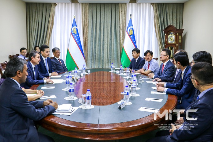 Глава Мининфокома встретился с вице-президентом южнокорейского университета Инха