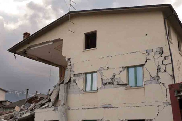 Сильное землетрясение в Афганистане унесло жизни 26 человек