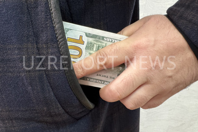 Endi O'zbekistondan xorijga $10 ming naqd pullarni deklaratsiyasiz olib chiqishga ruxsat beriladi