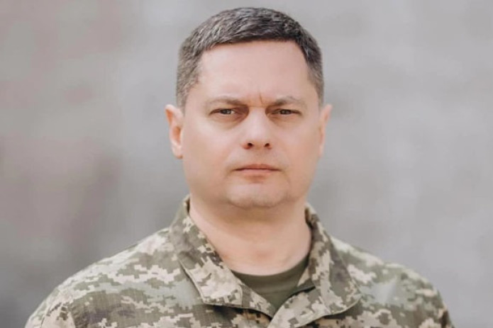 Zelenskiy Ukraina quruqlik qo‘shinlariga yangi qo‘mondon tayinladi