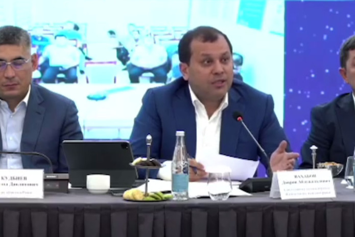 Savdo-sanoat palatasi raisi: Elektromobillarga bojlarni gibrid avtomobillarniki bilan tenglashtirish kerak