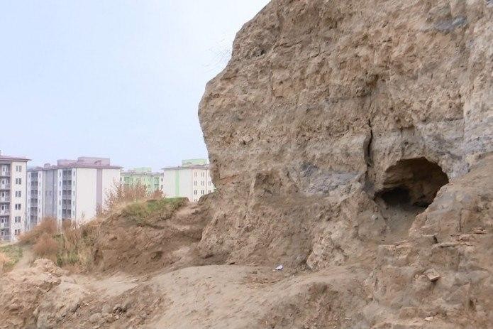 UZREPORT TV  махсус репортажи: 2200 йиллик тарихга эга ёдгорлик кўз ўнгимизда бузилиб, йўқ бўлиб кетиш арафасида