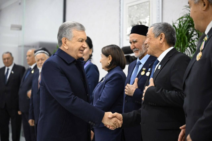 Prezident Shavkat Mirziyoyev Sirdaryo tumanidagi “River Med Pharm” korxonasi boʻldi