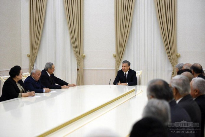 Президент Шавкат Мирзиёев побеседовал с аксакалами