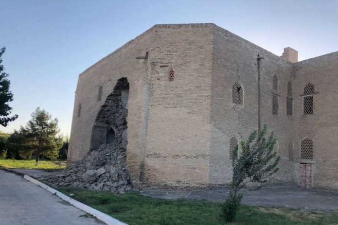 По факту обрушения части старинного медресе «Абдуллахон» возбуждено уголовное дело