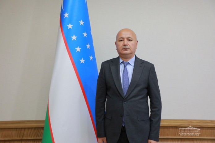 Akrom Toshpo‘latov Parlament tadqiqotlari instituti direktori etib tayinlandi