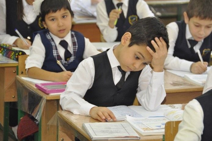 Власти Узбекистана утвердили обязательный стандарт единой школьной формы