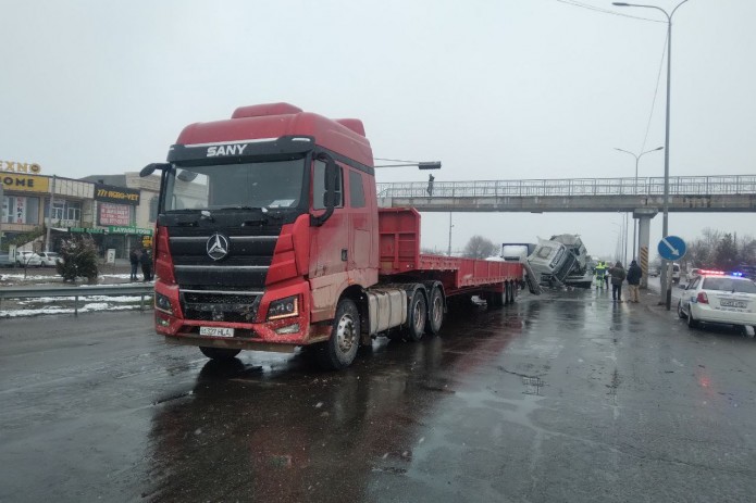 Toshkent viloyatida “Ohangaronsement”ga tegishli yuk mashinasi ishtirokida YTH sodir bo‘ldi