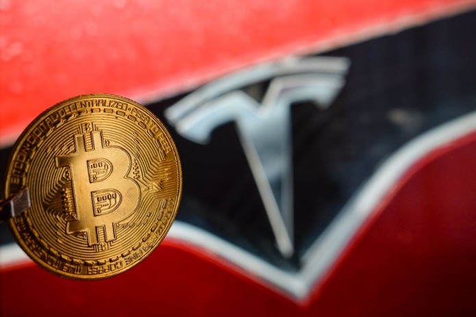 Tesla “iqlim sabab” Bitcoindan voz kechdi