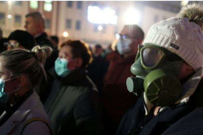 Смог на юге Европе: люди вышли на улицы в противогазах