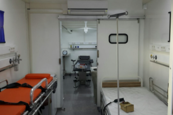 Russia donates Uzbekistan first mobile clinic