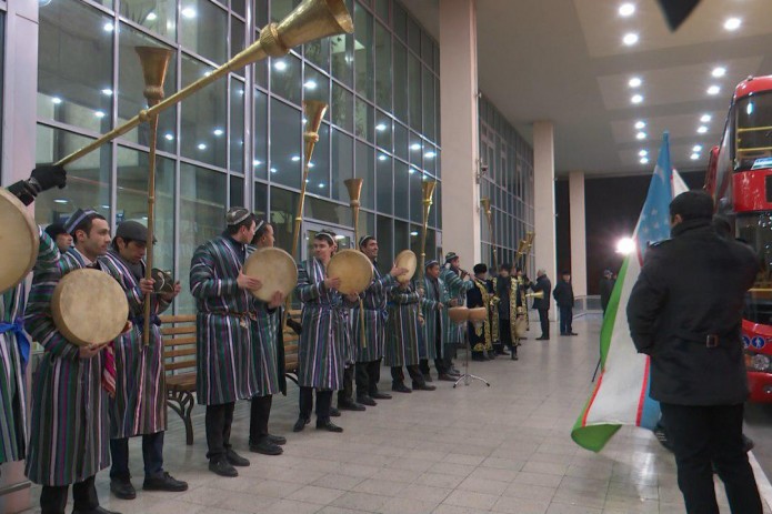 Олимпийскую сборную Узбекистана по футболу встретили в Ташкенте