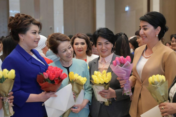 8-mart – Xalqaro xotin-qizlar kuni munosabati bilan bir guruh ayollar mukofotlandi