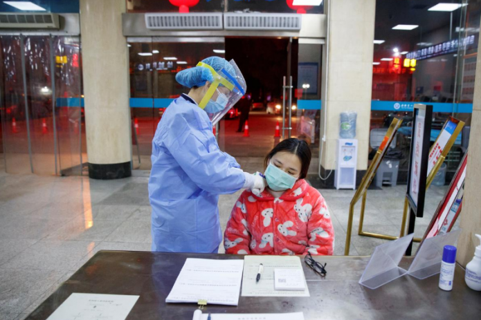 Коронавирус в Китае превзошел атипичную пневмонию по числу зараженных