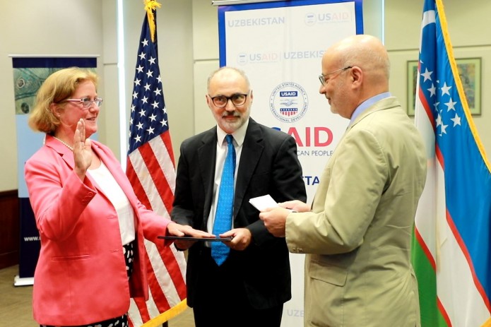 В Узбекистан прибыла первый директор миссии USAID Микаэла Мередит