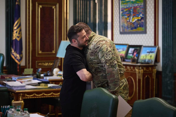 Zelenskiy Rossiya aerodromlariga hujumda qatnashganlarga minnatdorchilik bildirdi