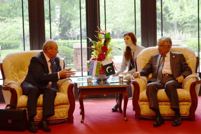 Главы МИД Узбекистана и Пакистана провели переговоры в Пекине