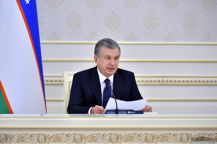 Президент поручил внести предложения по поэтапному смягчению карантина в Фергане и Кашкадарье