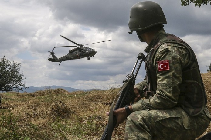 Turkiya harbiy-havo kuchlari 12 nafar askari halok bo‘lganiga javoban ...