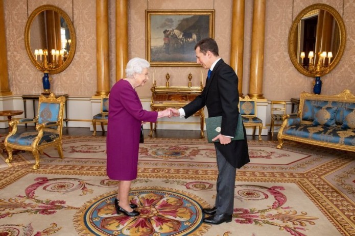 Ambassador of Uzbekistan presents credentials to Queen Elizabeth II