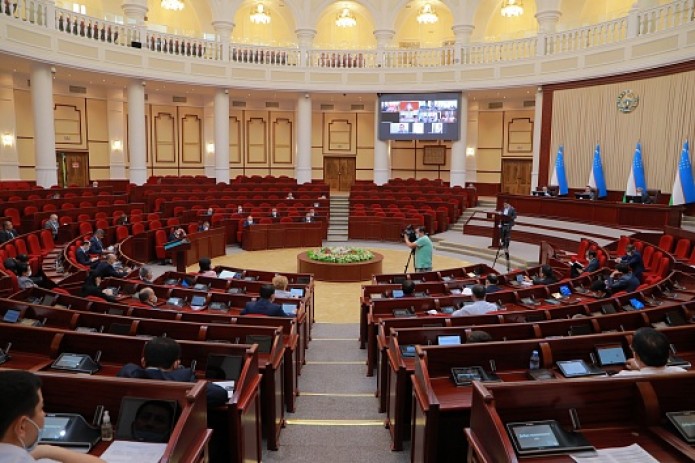 Bugundan Qonunchilik palatasi va Senati majlislari telekanallar va internet orqali jonli efirga uzatiladi