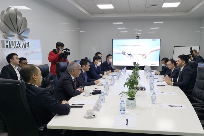 Huawei планирует открыть «ИКТ Академию» в вузах Узбекистана
