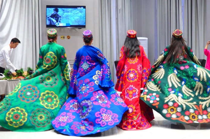 В Ферганской долине запущен проект для лидеров фэшн-индустрии, молодых дизайнеров, текстильных предприятий, и ремесленников