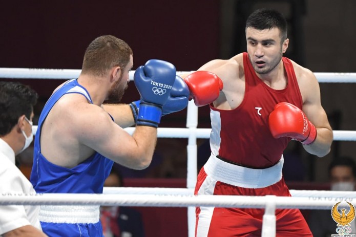 Токио-2020: Боксёр Баходир Жалолов одержал победу над соперником из Азербайджана