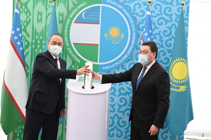 Uzbekistan, Kazakhstan lay capsule at construction of large trade and logistic center